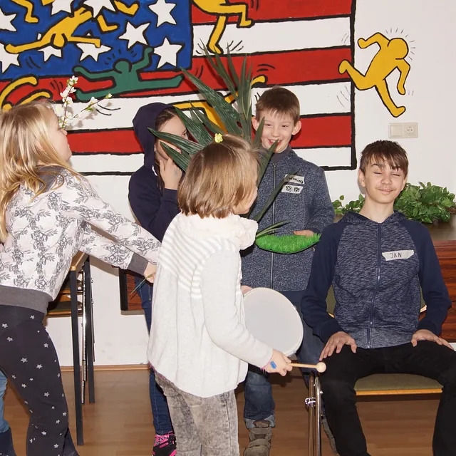 Lachende Kinder